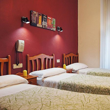 Hostal Fuencarral Kryse Madrid Extérieur photo