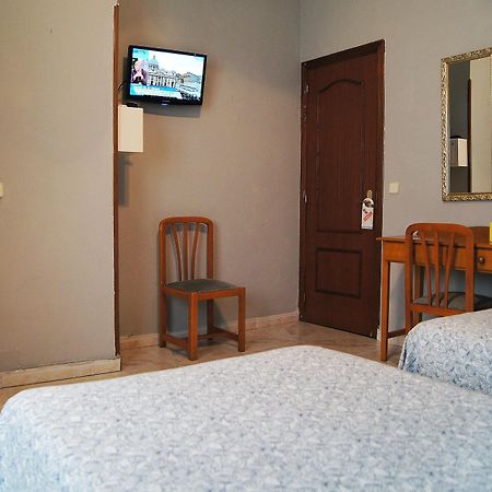 Hostal Fuencarral Kryse Madrid Extérieur photo