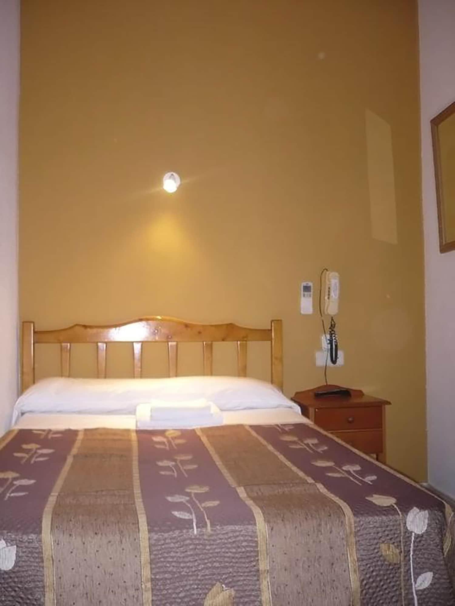 Hostal Fuencarral Kryse Madrid Extérieur photo