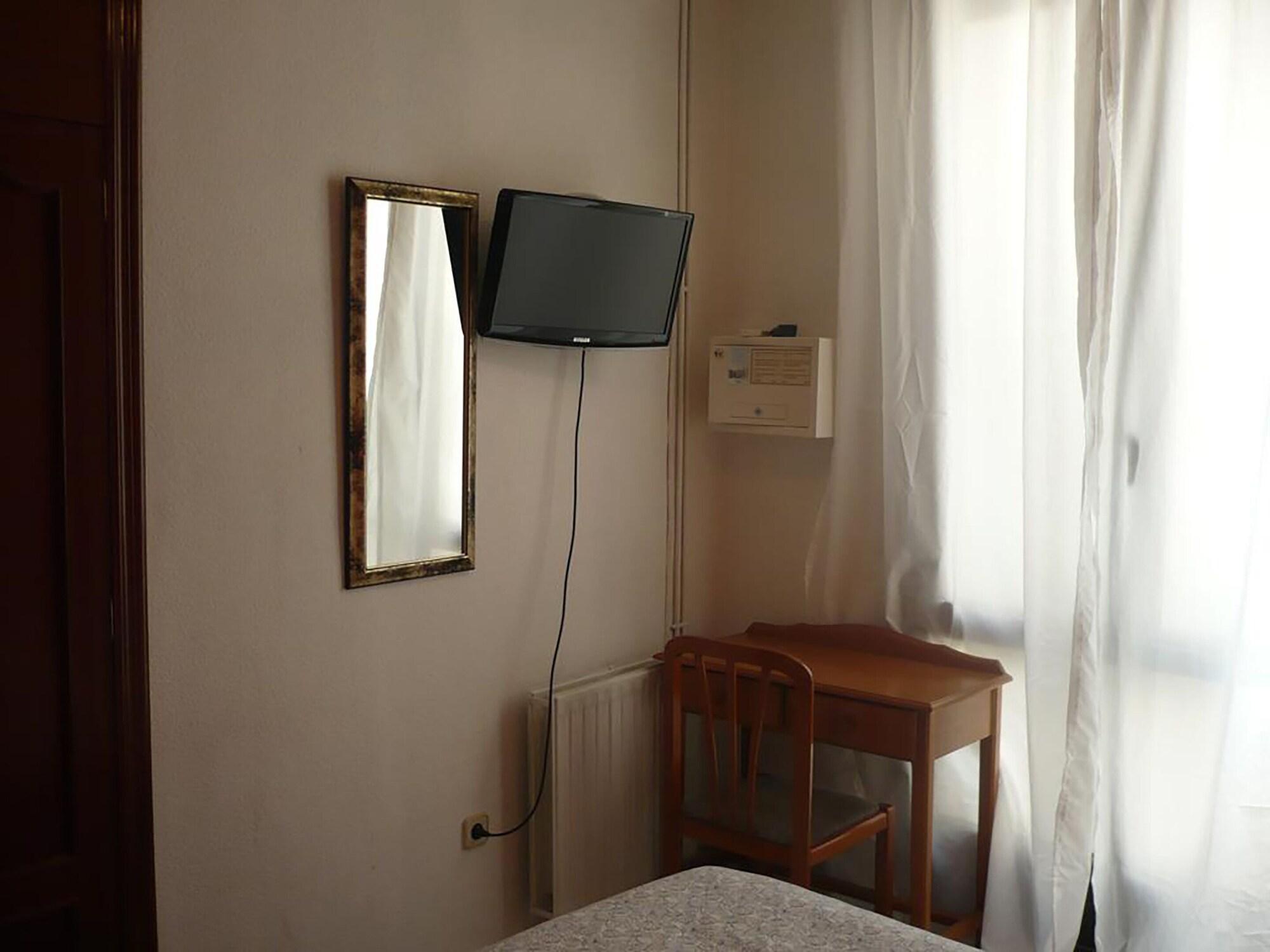 Hostal Fuencarral Kryse Madrid Extérieur photo