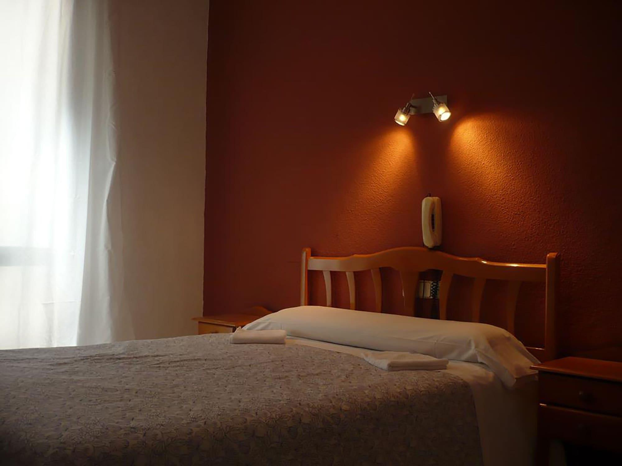 Hostal Fuencarral Kryse Madrid Extérieur photo