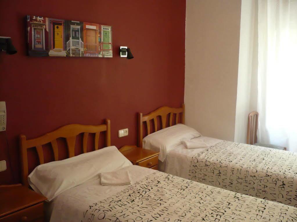 Hostal Fuencarral Kryse Madrid Extérieur photo