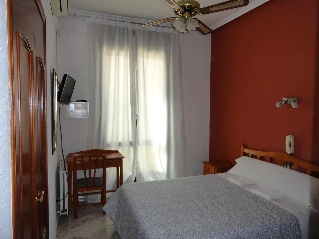 Hostal Fuencarral Kryse Madrid Extérieur photo