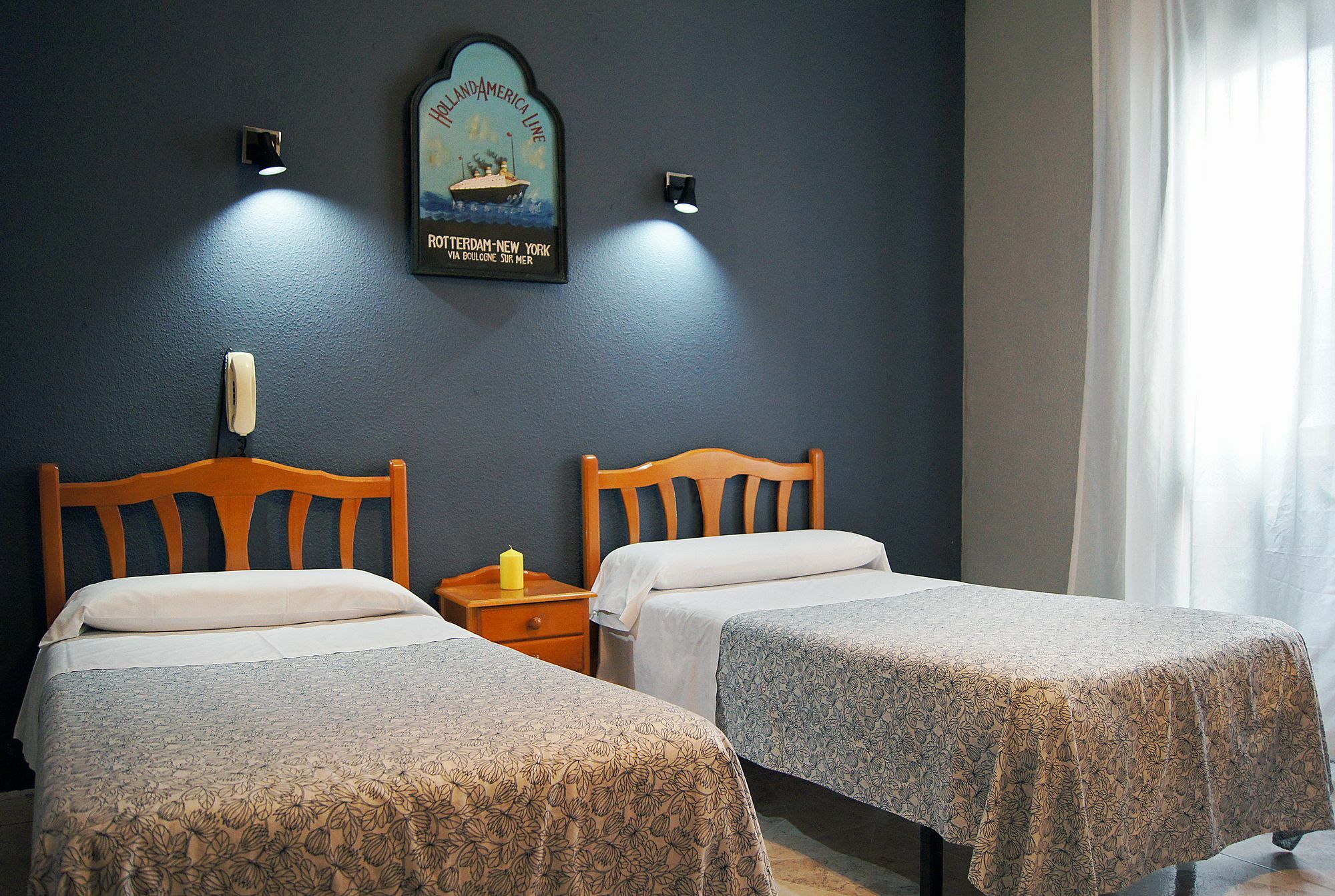 Hostal Fuencarral Kryse Madrid Extérieur photo
