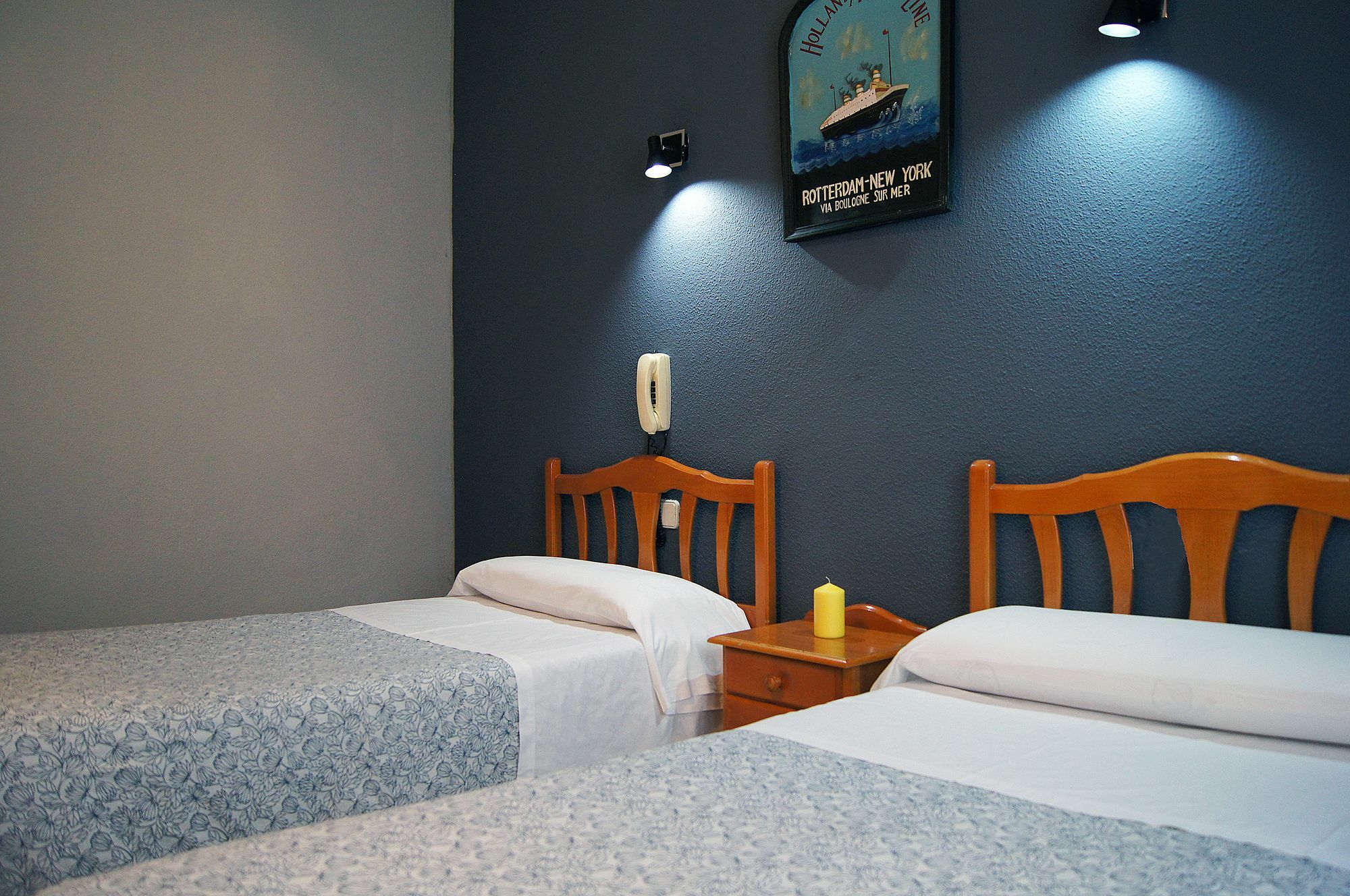 Hostal Fuencarral Kryse Madrid Extérieur photo